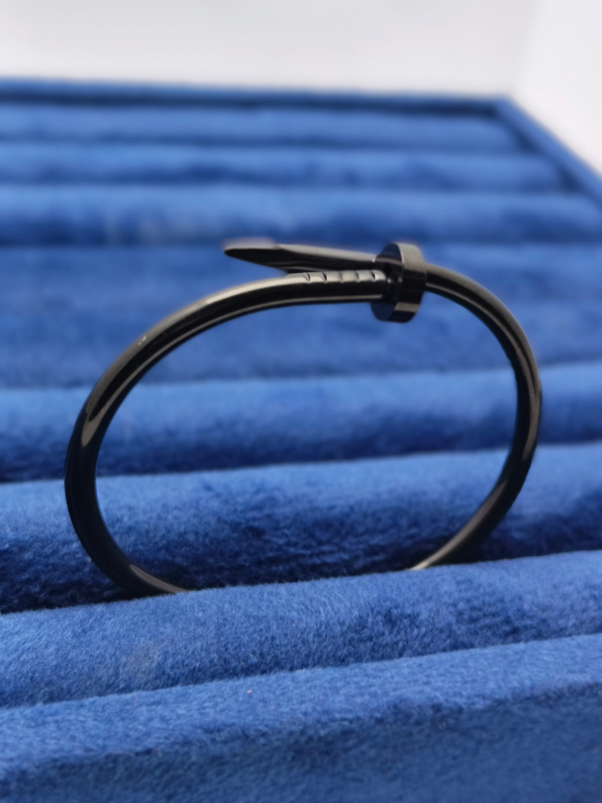 Nail Bracelet Golden Clover