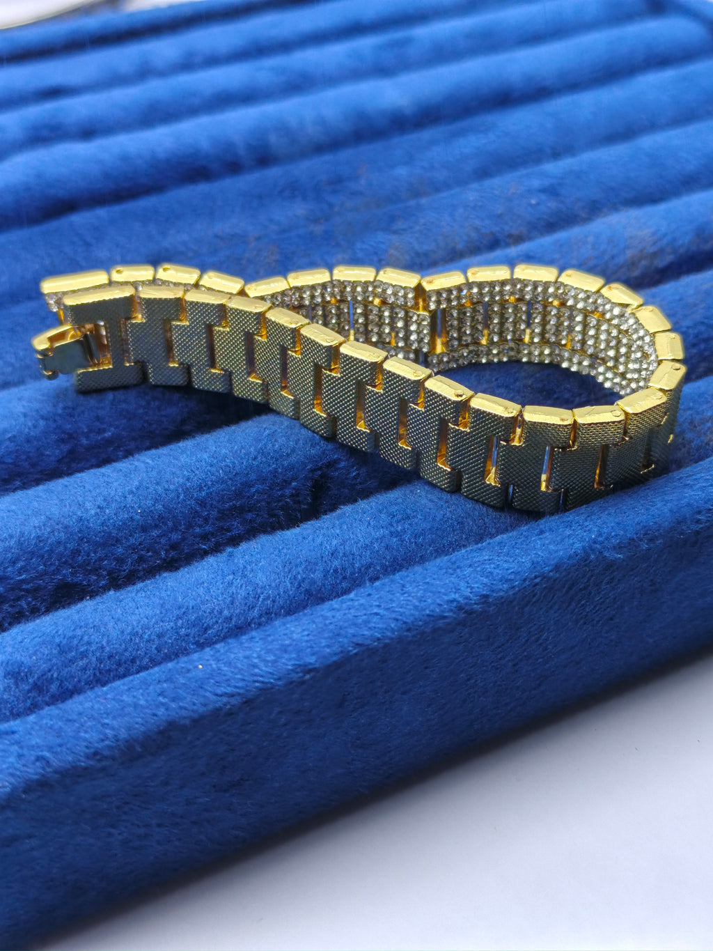Stone iced bracelet