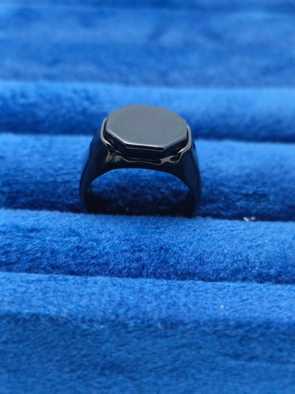 Full Black Ring
